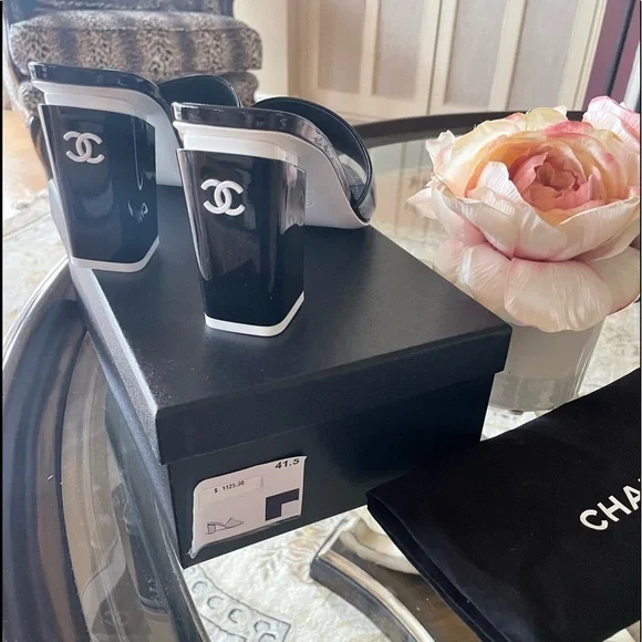 Chanel Mules ( Authentic) - Picture 1 of 8